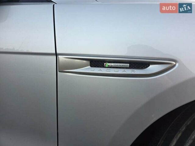 Серый Ягуар Ф-Пейс, объемом двигателя 2 л и пробегом 178 тыс. км за 22500 $, фото 10 на Automoto.ua