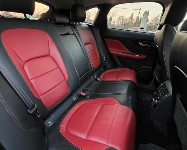 Серый Ягуар Ф-Пейс, объемом двигателя 2 л и пробегом 178 тыс. км за 22500 $, фото 24 на Automoto.ua