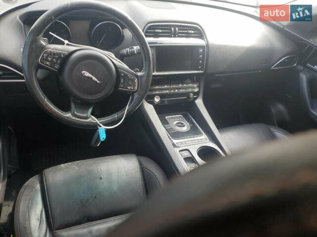 Серый Ягуар Ф-Пейс, объемом двигателя 0 л и пробегом 172 тыс. км за 2700 $, фото 3 на Automoto.ua