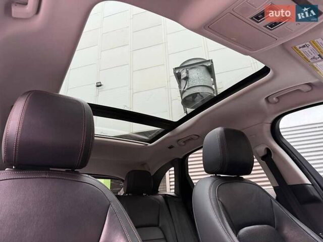 Сірий Ягуар Ф-Пейс, об'ємом двигуна 3 л та пробігом 147 тис. км за 22990 $, фото 15 на Automoto.ua