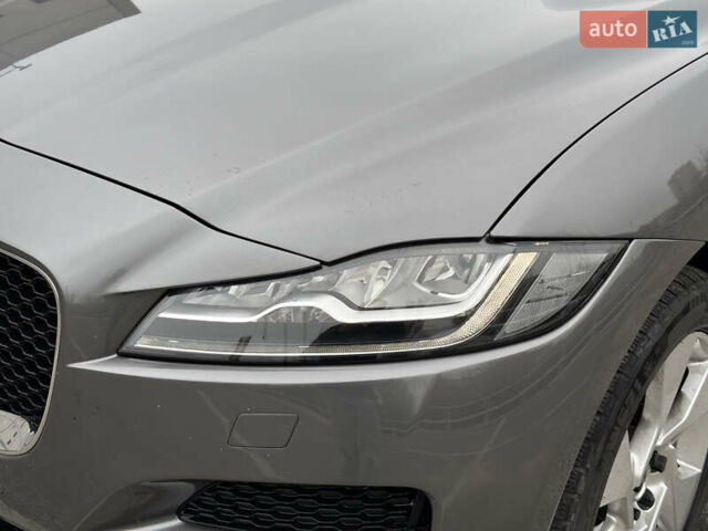 Серый Ягуар Ф-Пейс, объемом двигателя 3 л и пробегом 109 тыс. км за 20990 $, фото 15 на Automoto.ua