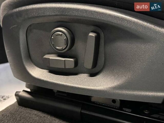 Серый Ягуар Ф-Пейс, объемом двигателя 3 л и пробегом 161 тыс. км за 27900 $, фото 23 на Automoto.ua