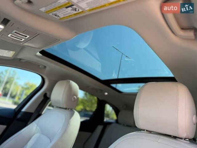 Ягуар Ф-Пейс 2017 у Києві на Automoto.ua Сірий Ягуар Ф-Пейс, об'ємом двигуна 2 л та пробігом 62 тис. км за 26990 $, фото 32 на Automoto.ua