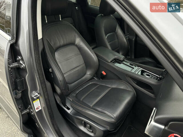 Серый Ягуар Ф-Пейс, объемом двигателя 3 л и пробегом 109 тыс. км за 20990 $, фото 48 на Automoto.ua