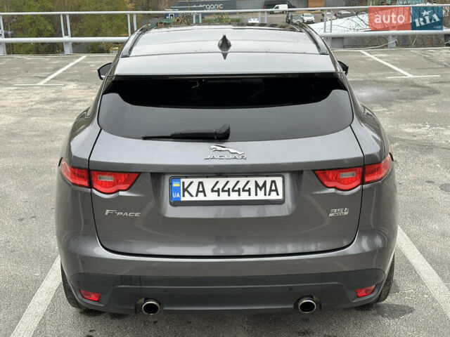 Сірий Ягуар Ф-Пейс, об'ємом двигуна 3 л та пробігом 108 тис. км за 19999 $, фото 8 на Automoto.ua