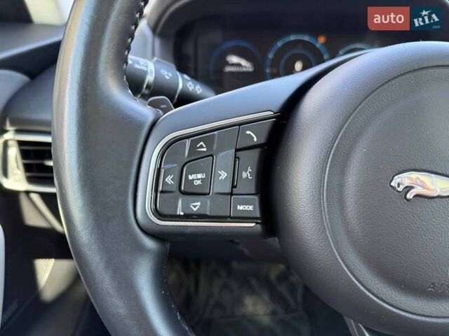 Ягуар Ф-Пейс 2017 у Києві на Automoto.ua Сірий Ягуар Ф-Пейс, об'ємом двигуна 2 л та пробігом 62 тис. км за 26990 $, фото 20 на Automoto.ua