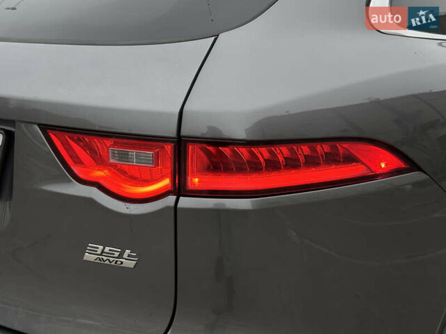 Серый Ягуар Ф-Пейс, объемом двигателя 3 л и пробегом 109 тыс. км за 20990 $, фото 20 на Automoto.ua