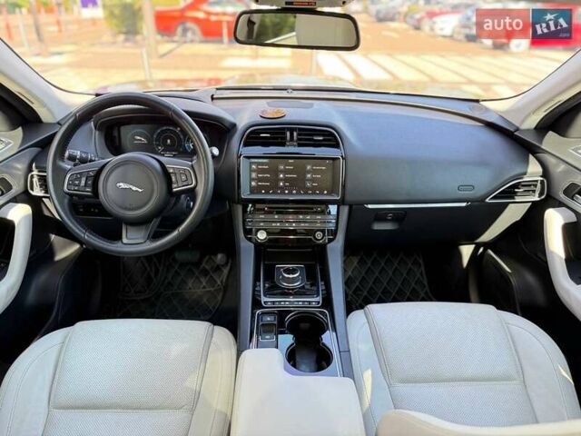 Ягуар Ф-Пейс 2017 у Києві на Automoto.ua Сірий Ягуар Ф-Пейс, об'ємом двигуна 2 л та пробігом 62 тис. км за 26990 $, фото 34 на Automoto.ua