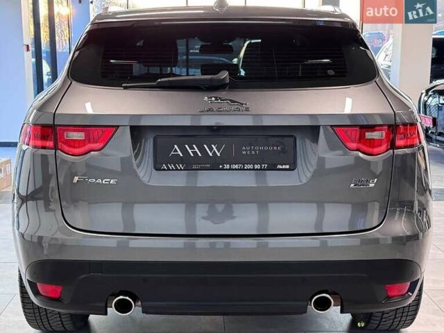 Серый Ягуар Ф-Пейс, объемом двигателя 3 л и пробегом 161 тыс. км за 27900 $, фото 15 на Automoto.ua