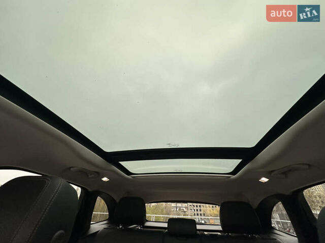 Серый Ягуар Ф-Пейс, объемом двигателя 3 л и пробегом 109 тыс. км за 20990 $, фото 45 на Automoto.ua