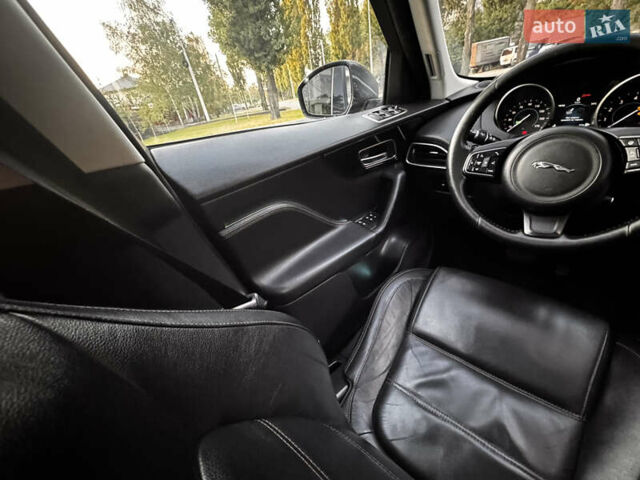 Сірий Ягуар Ф-Пейс, об'ємом двигуна 3 л та пробігом 151 тис. км за 27000 $, фото 66 на Automoto.ua