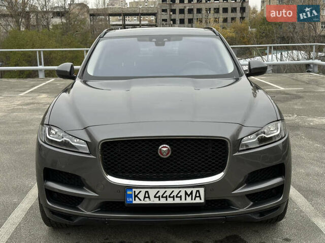 Сірий Ягуар Ф-Пейс, об'ємом двигуна 3 л та пробігом 108 тис. км за 19999 $, фото 1 на Automoto.ua