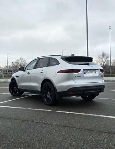 Сірий Ягуар Ф-Пейс, об'ємом двигуна 2 л та пробігом 118 тис. км за 22500 $, фото 6 на Automoto.ua