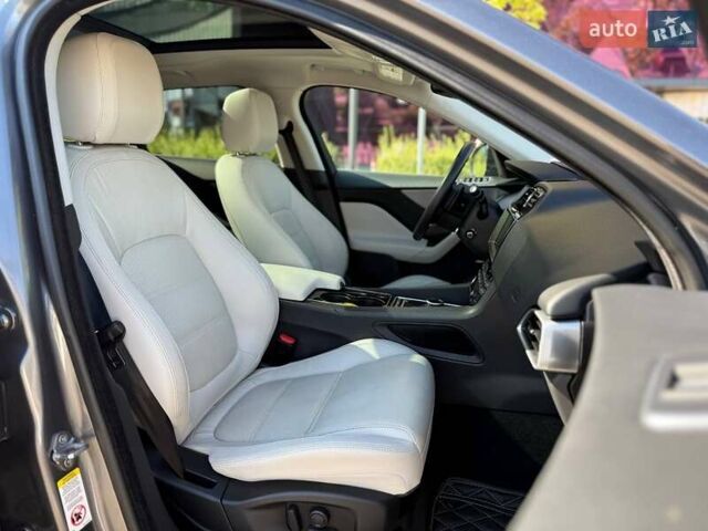 Ягуар Ф-Пейс 2017 у Києві на Automoto.ua Сірий Ягуар Ф-Пейс, об'ємом двигуна 2 л та пробігом 62 тис. км за 26990 $, фото 14 на Automoto.ua