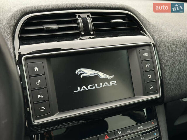Сірий Ягуар Ф-Пейс, об'ємом двигуна 3 л та пробігом 108 тис. км за 19999 $, фото 28 на Automoto.ua
