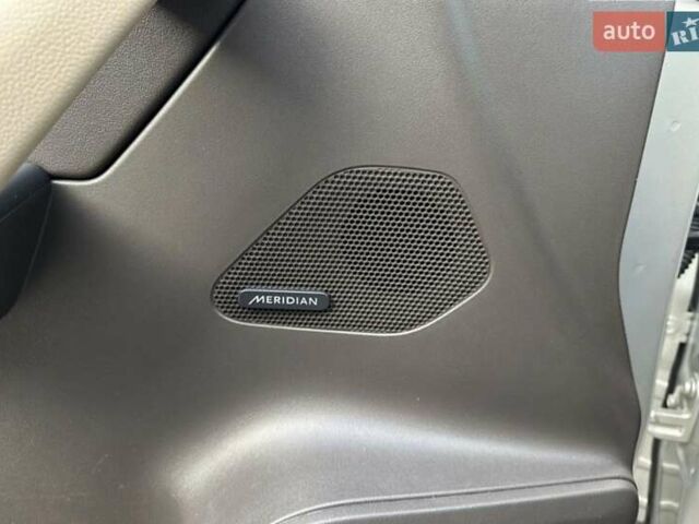 Серый Ягуар Ф-Пейс, объемом двигателя 2 л и пробегом 156 тыс. км за 26500 $, фото 8 на Automoto.ua