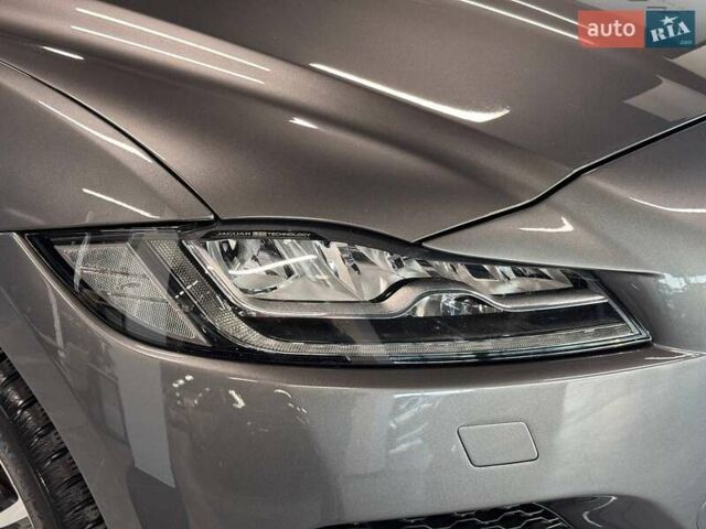 Серый Ягуар Ф-Пейс, объемом двигателя 2.99 л и пробегом 161 тыс. км за 25990 $, фото 4 на Automoto.ua