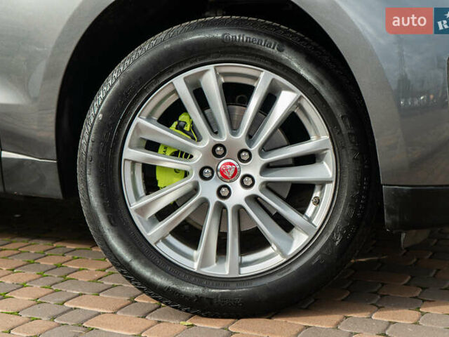 Сірий Ягуар Ф-Пейс, об'ємом двигуна 2 л та пробігом 58 тис. км за 27500 $, фото 18 на Automoto.ua