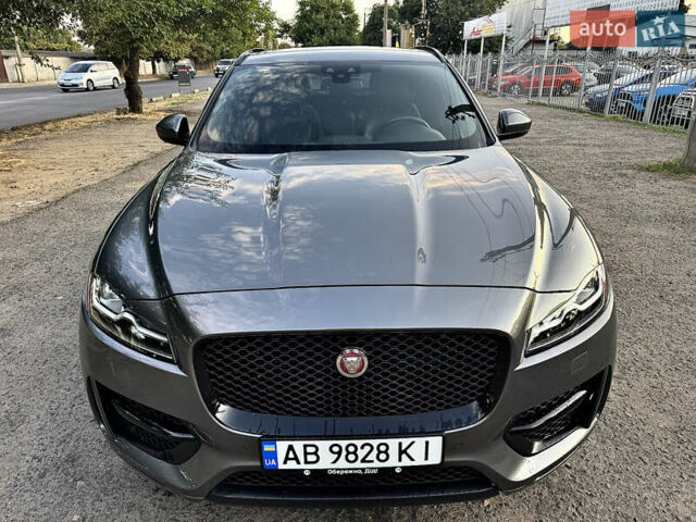 Сірий Ягуар Ф-Пейс, об'ємом двигуна 2 л та пробігом 70 тис. км за 29000 $, фото 2 на Automoto.ua