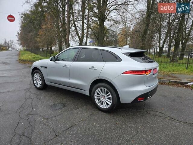 Серый Ягуар Ф-Пейс, объемом двигателя 2 л и пробегом 101 тыс. км за 25900 $, фото 8 на Automoto.ua