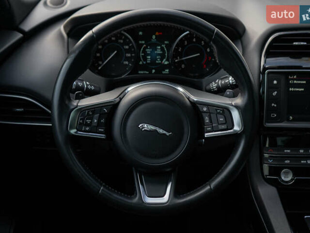 Сірий Ягуар Ф-Пейс, об'ємом двигуна 2 л та пробігом 58 тис. км за 27500 $, фото 28 на Automoto.ua