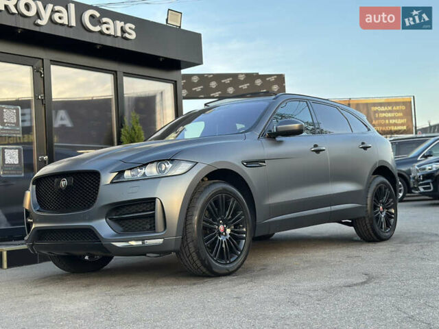 Серый Ягуар Ф-Пейс, объемом двигателя 2 л и пробегом 80 тыс. км за 28000 $, фото 5 на Automoto.ua