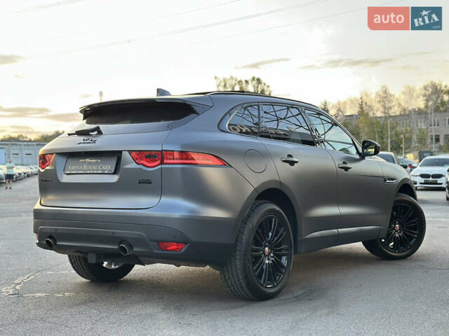 Серый Ягуар Ф-Пейс, объемом двигателя 2 л и пробегом 80 тыс. км за 28000 $, фото 1 на Automoto.ua