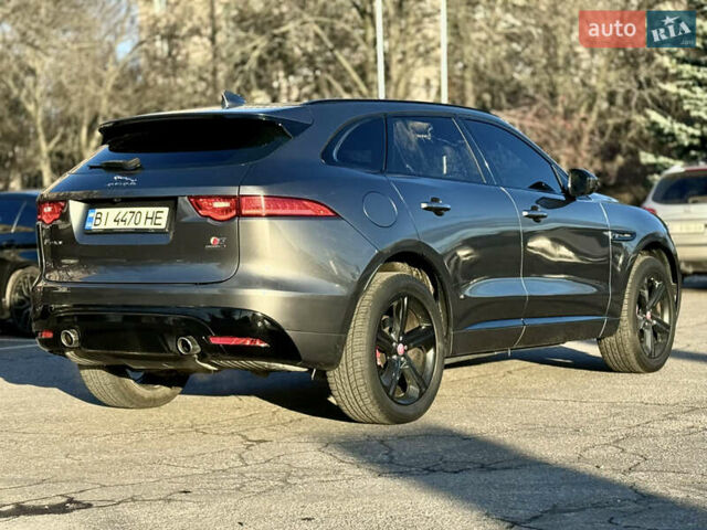 Серый Ягуар Ф-Пейс, объемом двигателя 3 л и пробегом 39 тыс. км за 33000 $, фото 3 на Automoto.ua