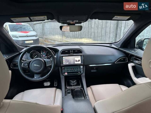 Серый Ягуар Ф-Пейс, объемом двигателя 2 л и пробегом 108 тыс. км за 31500 $, фото 9 на Automoto.ua