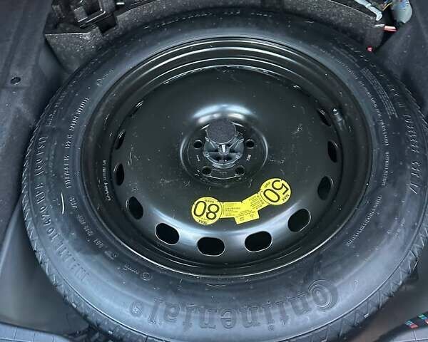 Серый Ягуар Ф-Пейс, объемом двигателя 2 л и пробегом 108 тыс. км за 31500 $, фото 19 на Automoto.ua