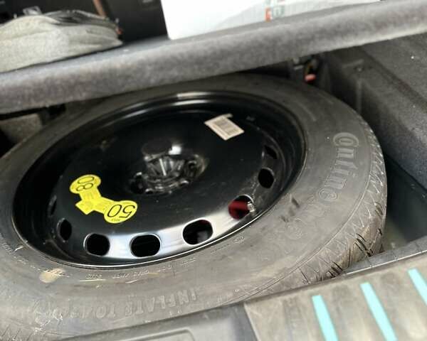 Ягуар Ф-Пейс 2018 у Южноукраинске на Automoto.ua Сірий Ягуар Ф-Пейс, об'ємом двигуна 3 л та пробігом 107 тис. км за 39500 $, фото 52 на Automoto.ua