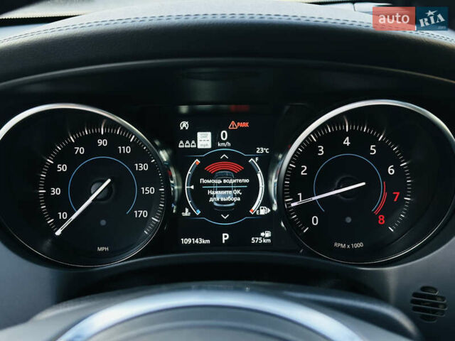 Серый Ягуар Ф-Пейс, объемом двигателя 2 л и пробегом 80 тыс. км за 28000 $, фото 30 на Automoto.ua