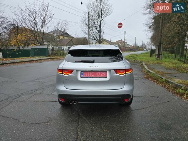 Серый Ягуар Ф-Пейс, объемом двигателя 2 л и пробегом 101 тыс. км за 25900 $, фото 3 на Automoto.ua