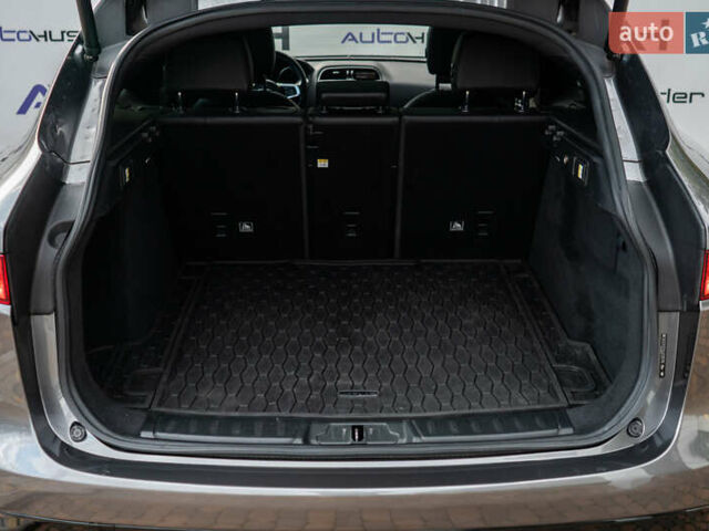 Сірий Ягуар Ф-Пейс, об'ємом двигуна 2 л та пробігом 58 тис. км за 27500 $, фото 22 на Automoto.ua