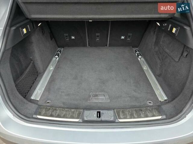 Серый Ягуар Ф-Пейс, объемом двигателя 2 л и пробегом 101 тыс. км за 25900 $, фото 52 на Automoto.ua