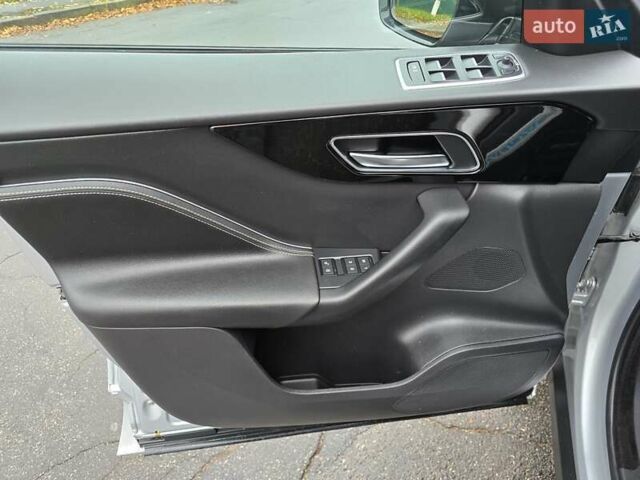 Серый Ягуар Ф-Пейс, объемом двигателя 2 л и пробегом 101 тыс. км за 25900 $, фото 20 на Automoto.ua