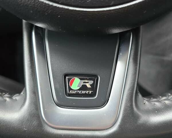 Серый Ягуар Ф-Пейс, объемом двигателя 2 л и пробегом 101 тыс. км за 25900 $, фото 47 на Automoto.ua