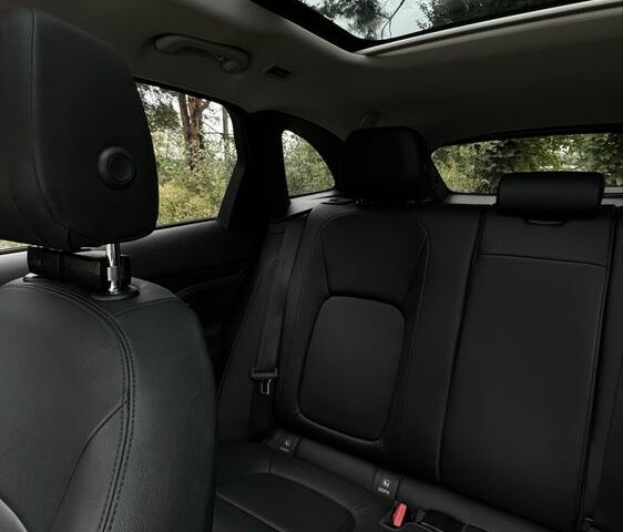 Серый Ягуар Ф-Пейс, объемом двигателя 2 л и пробегом 108 тыс. км за 19700 $, фото 7 на Automoto.ua