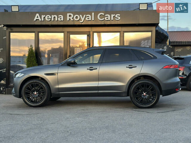 Серый Ягуар Ф-Пейс, объемом двигателя 2 л и пробегом 80 тыс. км за 28000 $, фото 4 на Automoto.ua