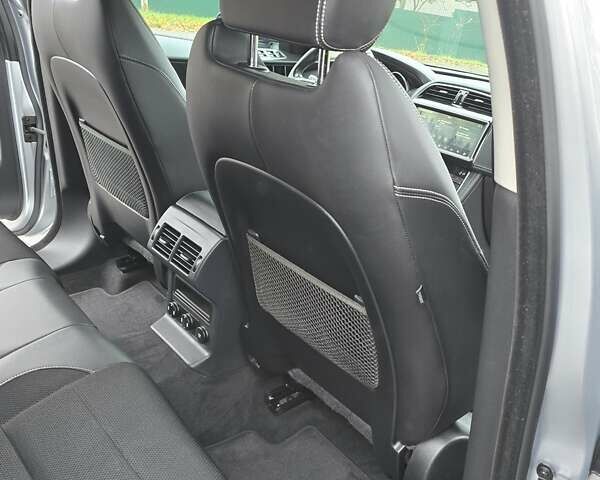 Серый Ягуар Ф-Пейс, объемом двигателя 2 л и пробегом 101 тыс. км за 25900 $, фото 39 на Automoto.ua