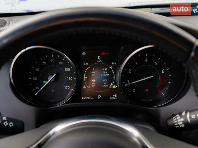 Сірий Ягуар Ф-Пейс, об'ємом двигуна 2 л та пробігом 58 тис. км за 27500 $, фото 35 на Automoto.ua