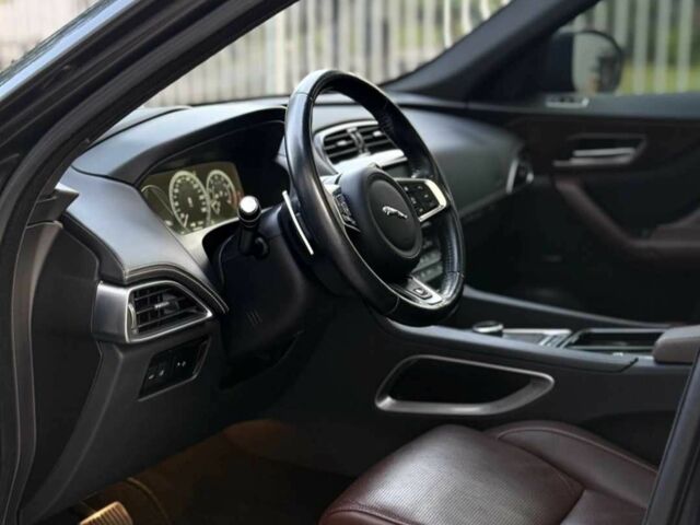 Ягуар Ф-Пейс 2018 у Києві на Automoto.ua Сірий Ягуар Ф-Пейс, об'ємом двигуна 3 л та пробігом 110 тис. км за 29500 $, фото 6 на Automoto.ua