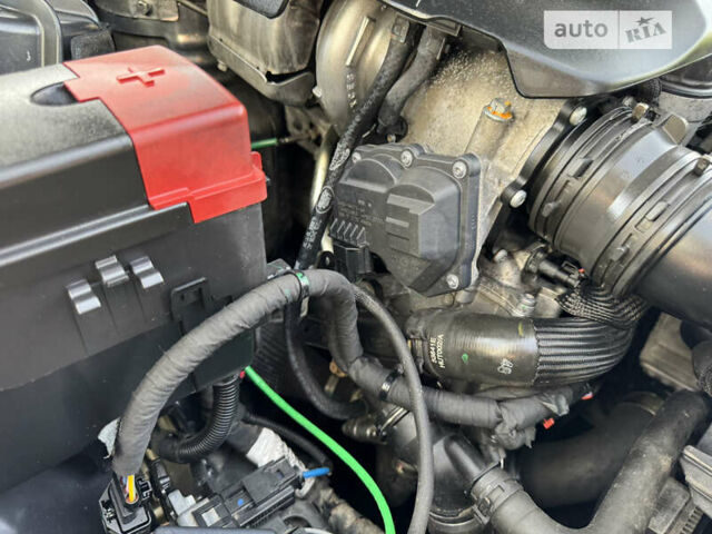 Серый Ягуар Ф-Пейс, объемом двигателя 2 л и пробегом 150 тыс. км за 27000 $, фото 24 на Automoto.ua