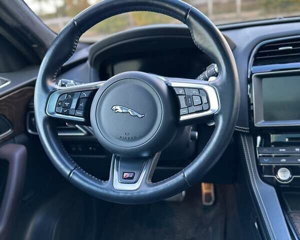 Ягуар Ф-Пейс 2018 у Южноукраинске на Automoto.ua Сірий Ягуар Ф-Пейс, об'ємом двигуна 3 л та пробігом 107 тис. км за 39500 $, фото 44 на Automoto.ua