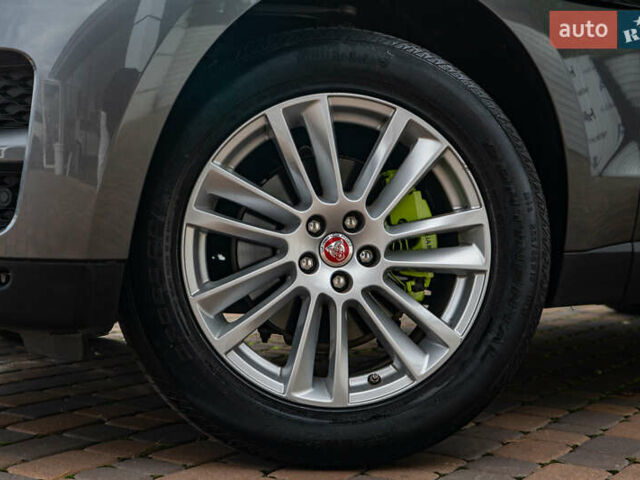Сірий Ягуар Ф-Пейс, об'ємом двигуна 2 л та пробігом 58 тис. км за 27500 $, фото 19 на Automoto.ua
