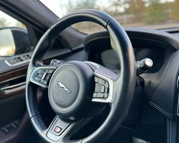 Ягуар Ф-Пейс 2018 у Южноукраинске на Automoto.ua Сірий Ягуар Ф-Пейс, об'ємом двигуна 3 л та пробігом 107 тис. км за 39500 $, фото 41 на Automoto.ua