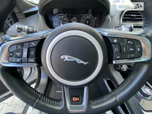 Серый Ягуар Ф-Пейс, объемом двигателя 3 л и пробегом 119 тыс. км за 30590 $, фото 14 на Automoto.ua