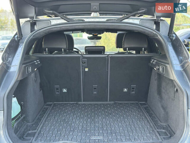 Серый Ягуар Ф-Пейс, объемом двигателя 2 л и пробегом 80 тыс. км за 28000 $, фото 9 на Automoto.ua