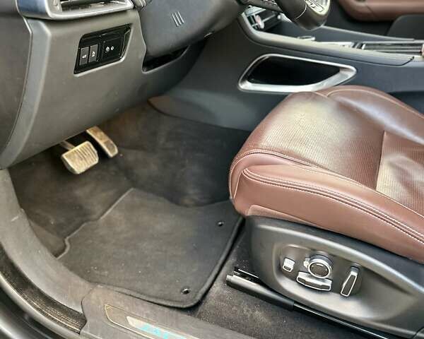 Ягуар Ф-Пейс 2018 у Южноукраинске на Automoto.ua Сірий Ягуар Ф-Пейс, об'ємом двигуна 3 л та пробігом 107 тис. км за 39500 $, фото 56 на Automoto.ua