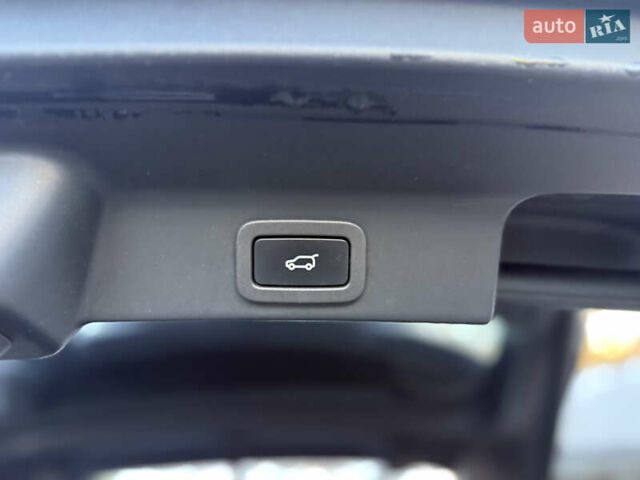 Серый Ягуар Ф-Пейс, объемом двигателя 3 л и пробегом 39 тыс. км за 33000 $, фото 29 на Automoto.ua